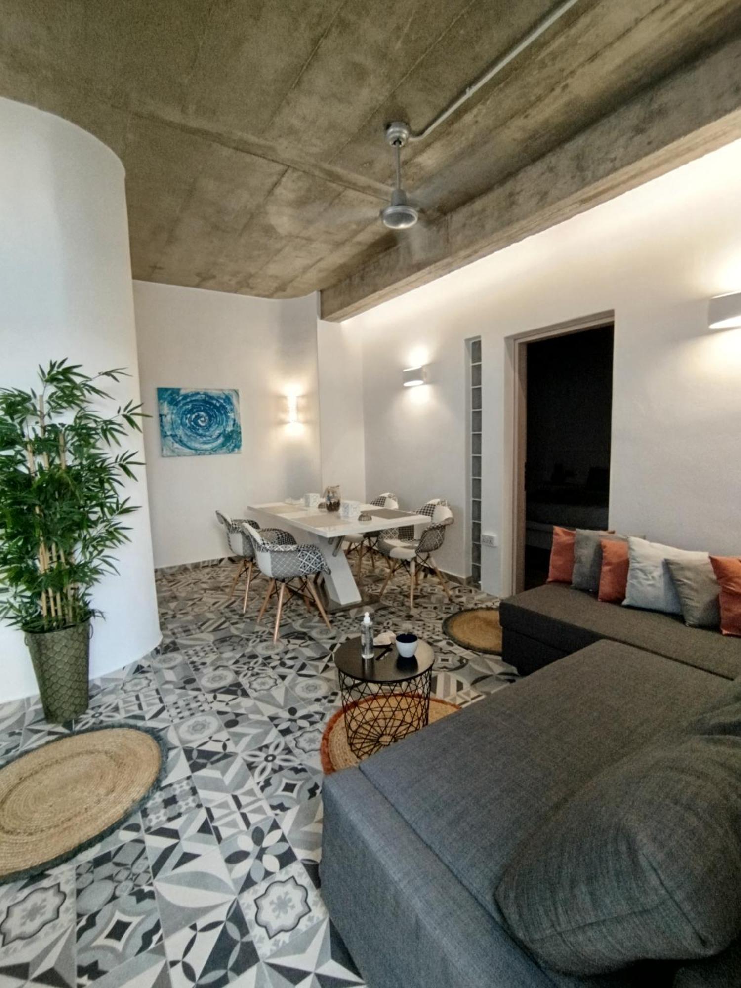 Ab Green Living Santorini Emporio  ภายนอก รูปภาพ